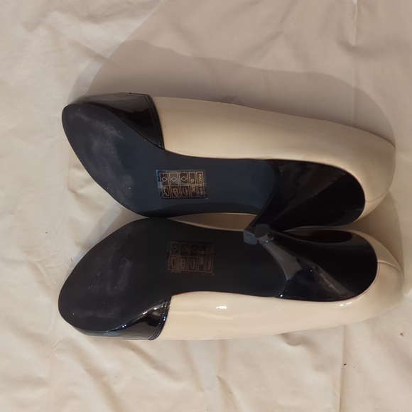 B.A.I.T. VEGAN VINTAGE STLYE PUMPS - Picture 9 of 12